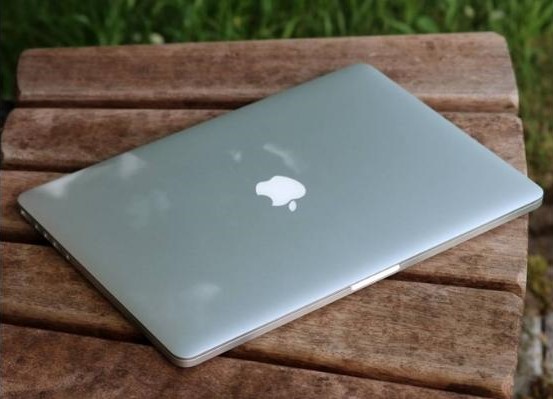 Macbook Pro 2015 thiết kế lớp vỏ nhôm nguyên khối đặc trưng