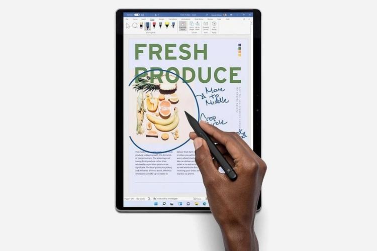 Surface Pro X hiển thị dưới dạng máy tính bảng