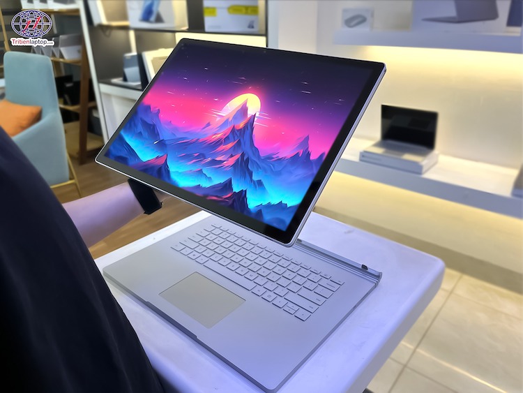Surface Book 2 Core i7/Ram 8GB/SSD 256GB/GTX 1050 cũ có thể tách rời bàn phím Surface Book 2 Core i7/Ram 8GB/SSD 256GB/GTX 1050 cũ có thể tách rời bàn phím