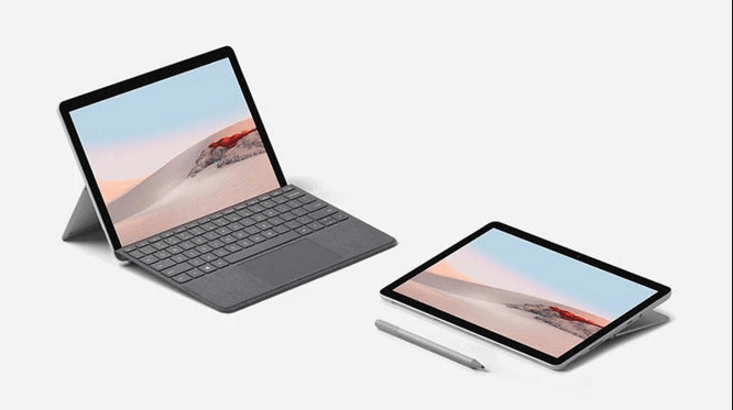 Surface Go 2 ở chế độ máy tính xách tay có gắn Type Cover và mở Kickstand