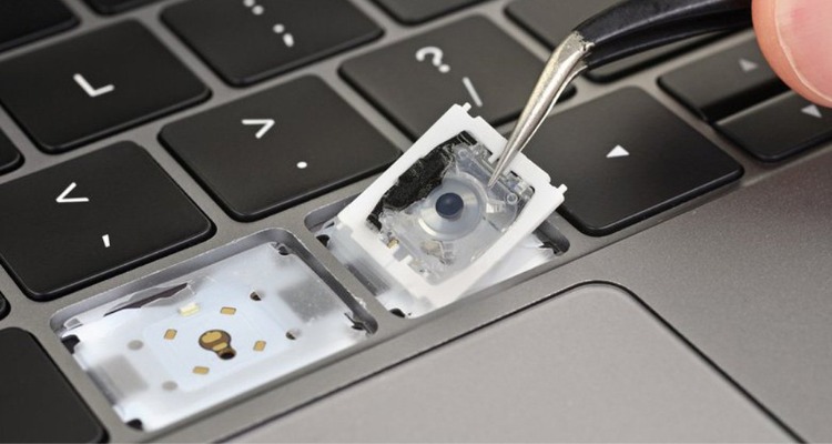 bộ phận cơ học của bàn phím Macbook Pro 2019 bị hỏng cần phải thay thế