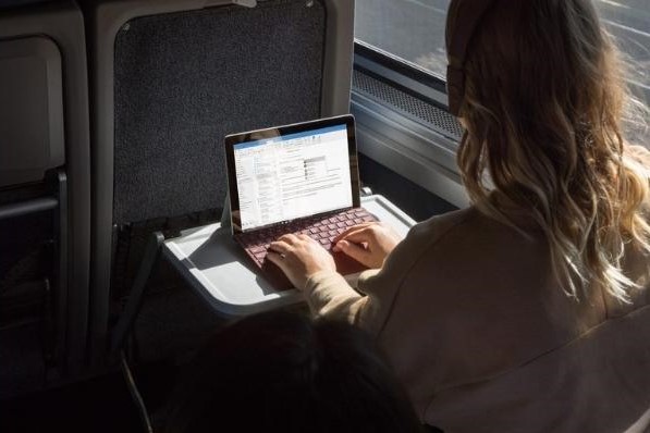 Dễ dàng biến chiếc tablet Surface của bạn trở thành một chiếc laptop