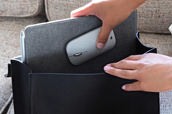 Surface Mobile Mouse kích thước nhỏ gọn nhẹ, thuận tiện