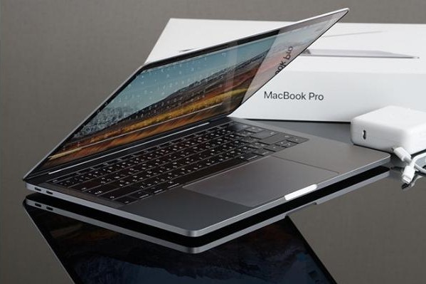 Macbook Pro 2021 vơi thiết kế sang trọng, sắc nét