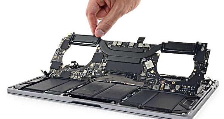 Sử dụng pin Macbook Pro 2018 chính hãng để thay thế