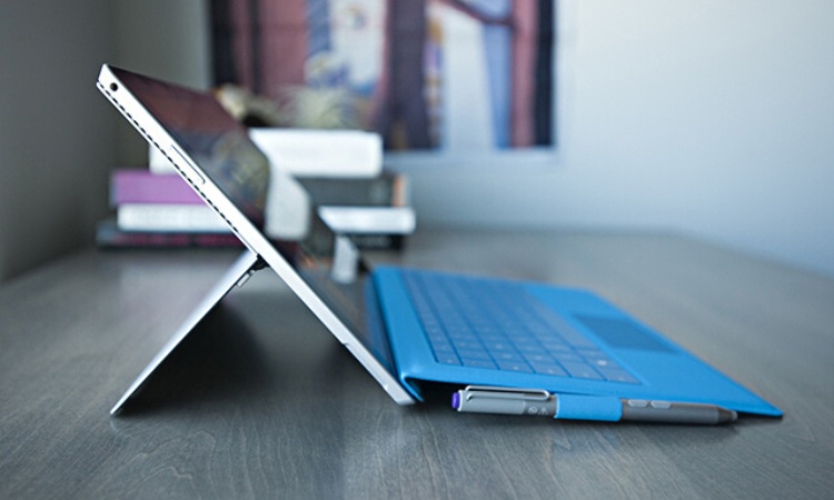 Surface Pro 3 vẫn là một thiết bị nhẹ nhàng, linh hoạt