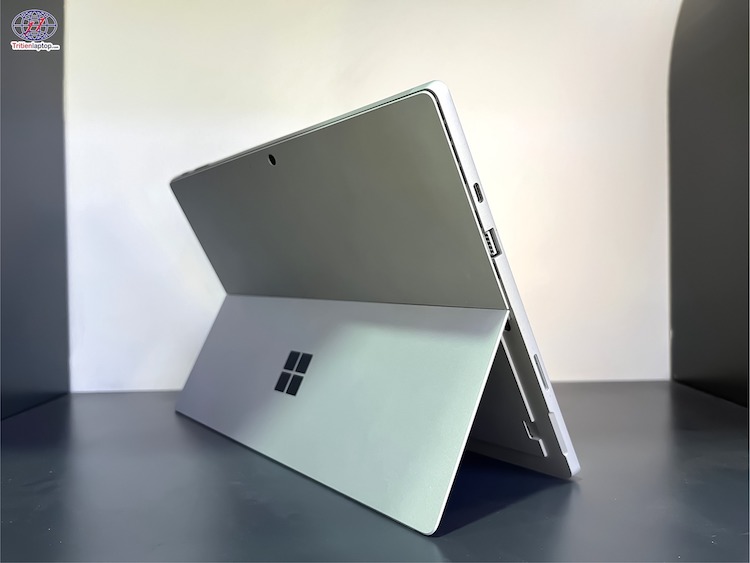 Máy Surface Pro 7 Core i5/Ram 16GB/SSD 256GB cũ tại Trí Tiến vẫn còn mới trên 95% Máy Surface Pro 7 Core i5/Ram 16GB/SSD 256GB cũ tại Trí Tiến vẫn còn mới trên 95%