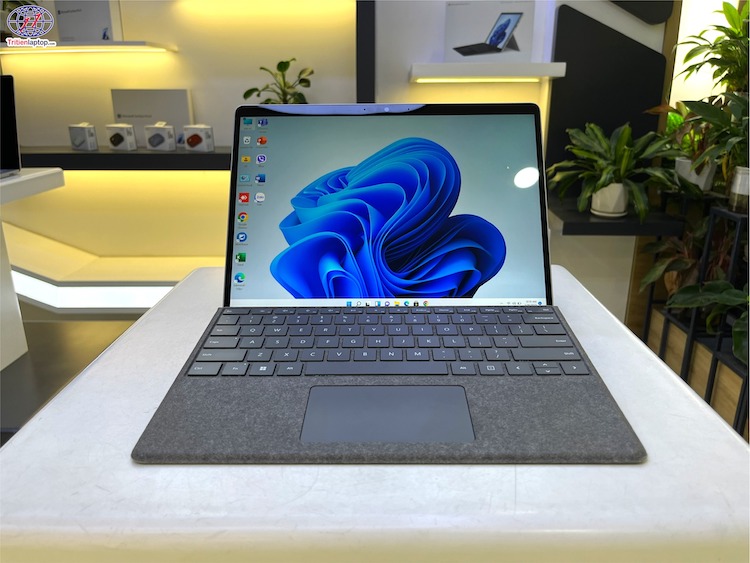 Surface Pro 8 Core i7/Ram 16GB/SSD 256GB New Refurbished 10 Máy Surface Pro 8 Core i7/Ram 16GB/SSD 256GB New Refurbished kèm phím bên trong hộp