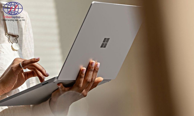 Surface Laptop 3 13,5inch của Microsoft là một thiết bị siêu di động tuyệt vời
