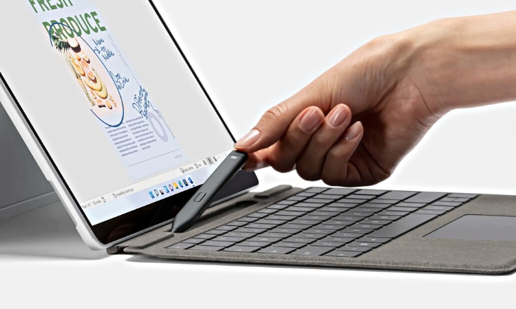 Bàn phím chữ ký Microsoft Surface Pro với Slim Pen 2