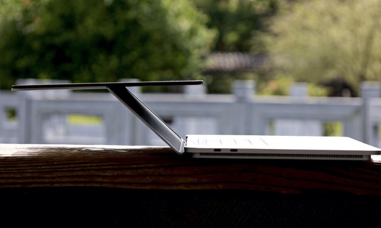 Surface Laptop Studio mang tính đột phá