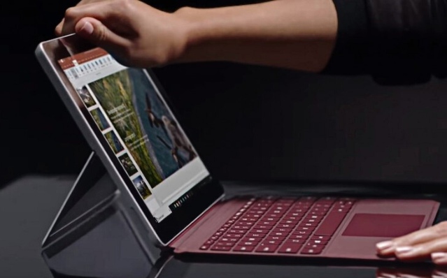 Surface Go Màn hình cảm ứng 10 inch với 16 triệu màu