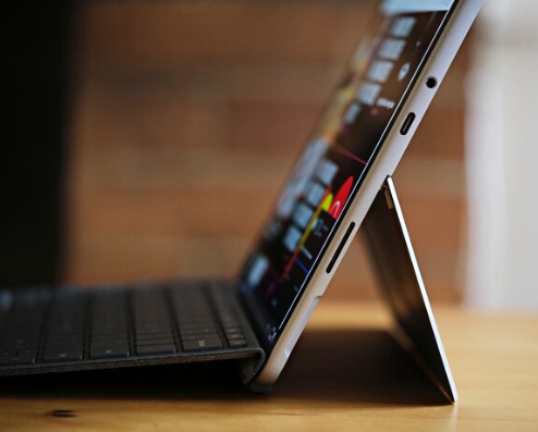Surface Go 1 Pentium LTE sự thay thế hoàn hảo cho laptop
