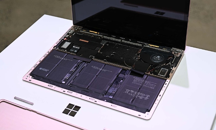 Dịch vụ thay pin Surface Laptop 4 tại Trí Tiến Laptop