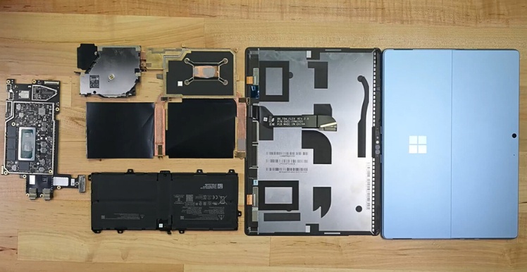 Thay pin Surface Pro 9 tại Trí Tiến Laptop