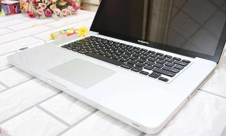 Đặc điểm của bàn phím Macbook Pro 2010