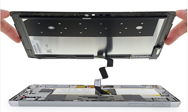 Thay màn hình Surface Go 1 tại Trí Tiến Laptop