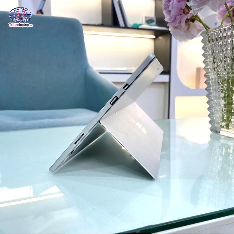 Máy Surface Pro 5 [Kèm phím] Core i5/Ram 8GB/SSD 128GB Like New đã sẵn kệ nhà Trí Tiến