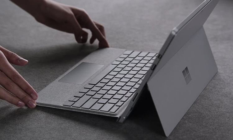 Surface Pro Signature Type Cover