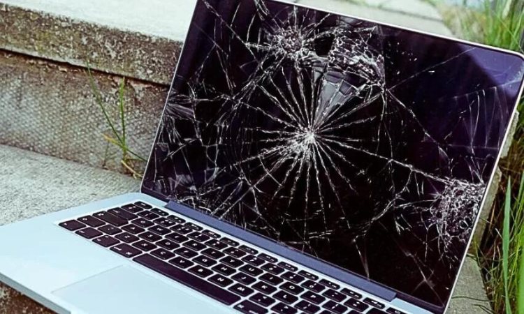 Màn hình Macbook bị hỏng do rơi vỡ