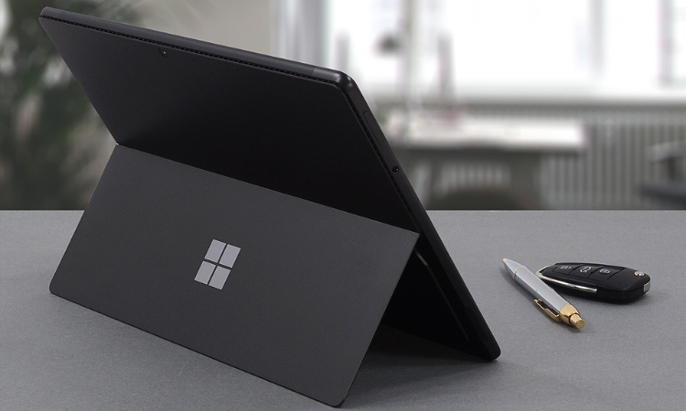 Surface Pro X sử dụng bộ xử lý SQ1 hoặc bộ xử lý SQ2