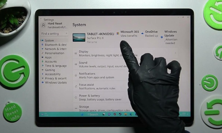 Mở khóa xoay màn hình trên Surface Pro X