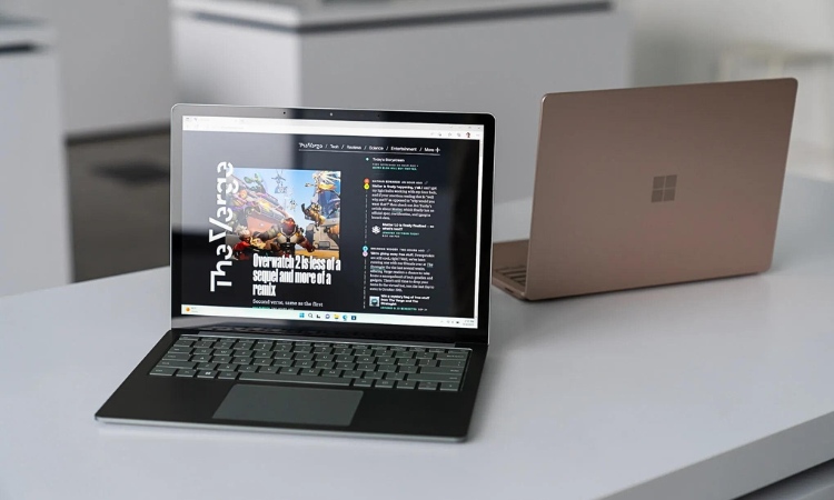 Surface Laptop với màn hình cảm ứng