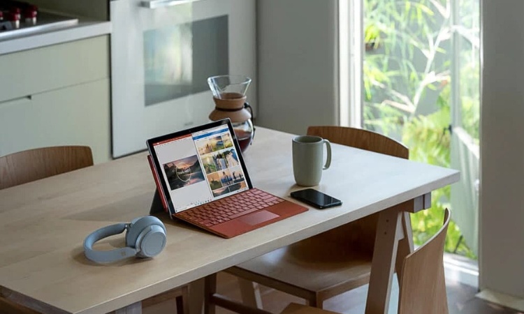 Surface Pro 7 Plus Core i3 với nhiều kết nối cho các thiết bị ngoại vi