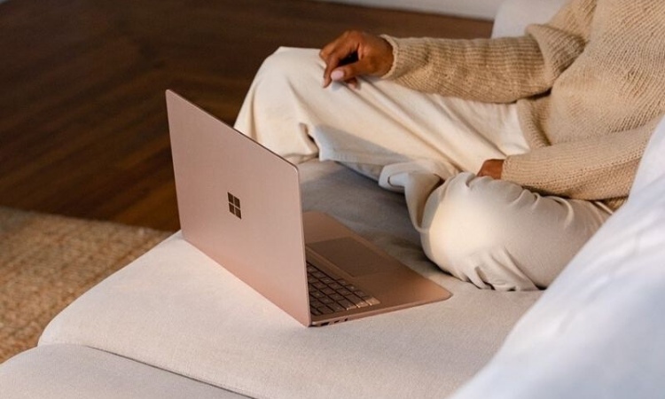 Surface Laptop với kiểu dáng của laptop truyền thống
