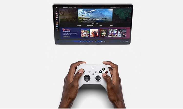 Chơi game tầm cỡ Console với Surface Pro 8