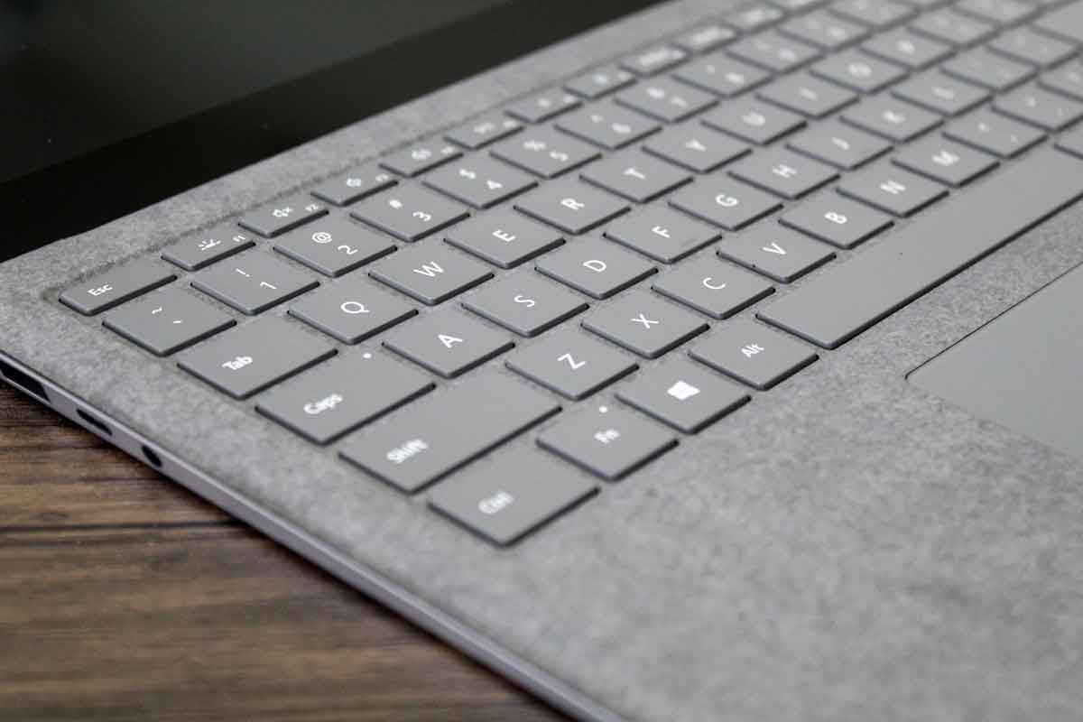 Thay bàn phím Surface Laptop 3/4