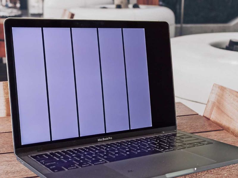 Màn hình MacBook Pro 2017 bị sọc