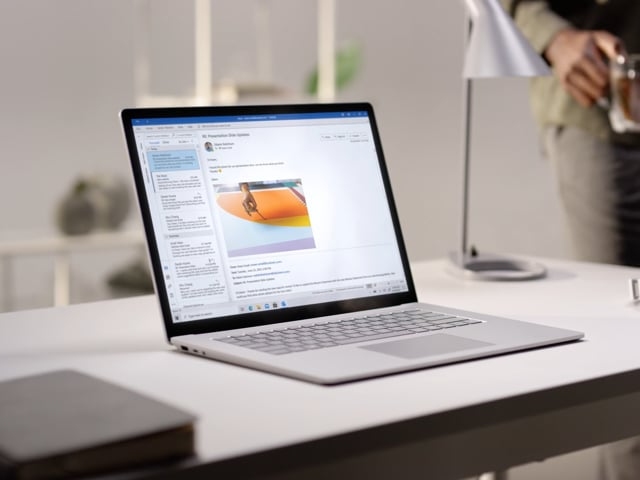 Surface Laptop 4 15inch ryzen 7 màn hình lớn cho hình ảnh sống động