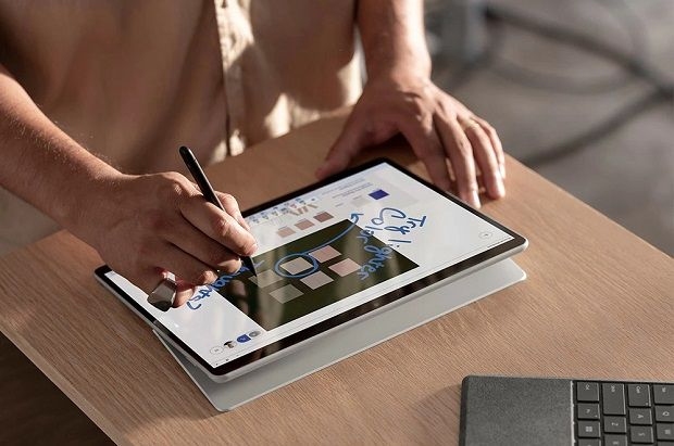 Ghi chú dễ dàng trên Surface Pro 8