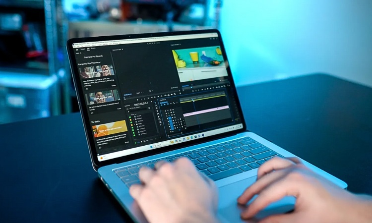 Surface Laptop Studio 2 có bàn phím tốt và bàn di chuột nhạy