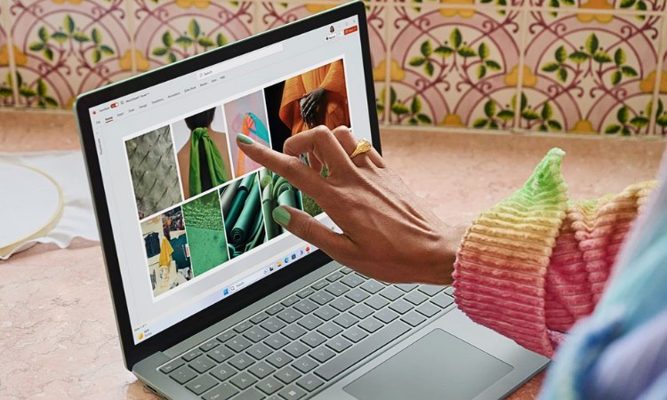 Màn hình cảm ứng HDR trên Surface Laptop 5