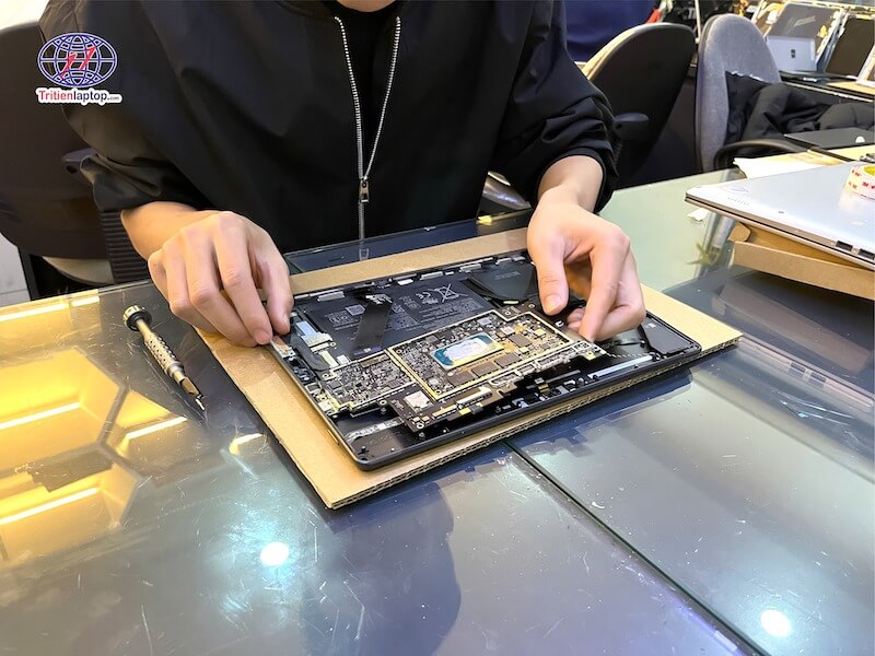 Quy trình sửa chữa laptop Công Khai - Minh Bạch hoàn toàn