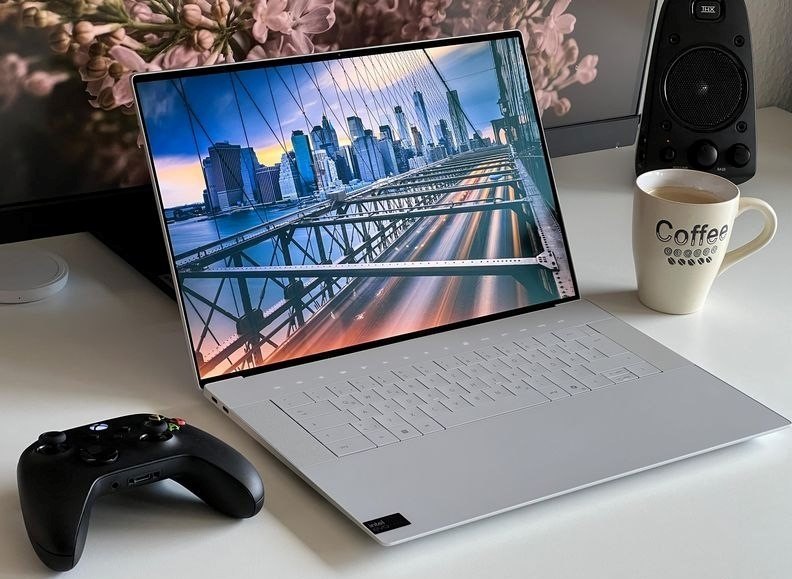 Surface Laptop 7 so với Dell XPS 16 Nên chọn dòng Ultrabook nào?