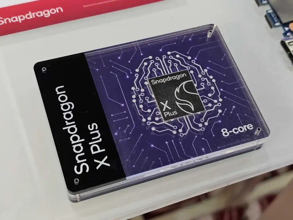 Qualcomm Snapdragon X Plus (8 Core)