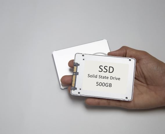 Lưu trữ UFS so với SSD loại nào tốt hơn? 9 SSD – Solid State Drive