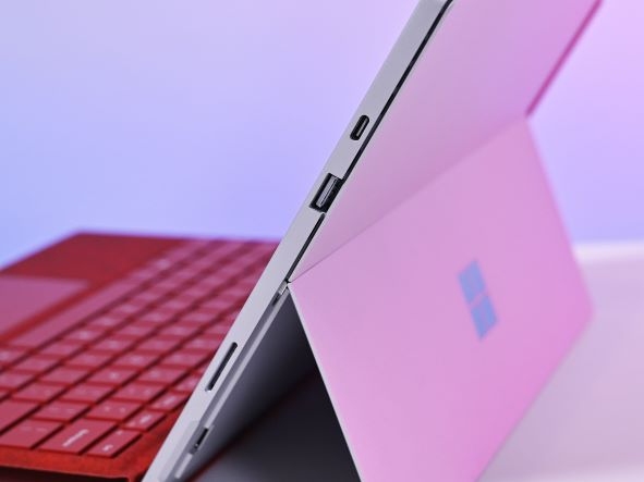 Cổng kết nối trên Surface Pro 7