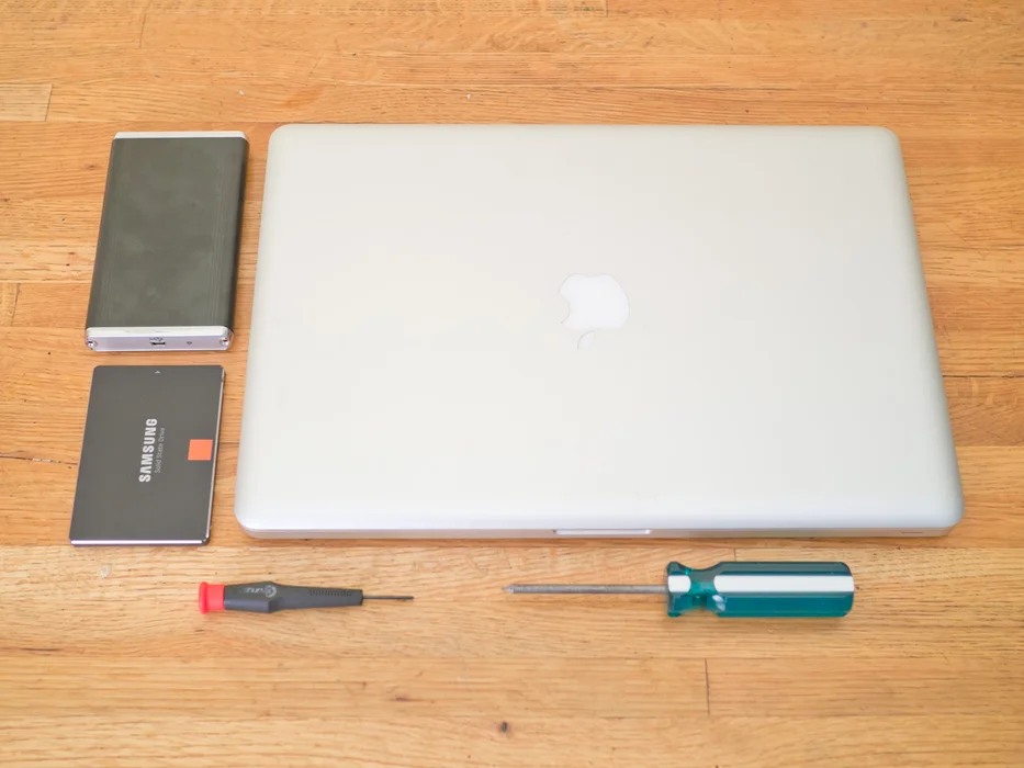 Nâng cấp ổ cứng SSD cho MacBook Pro được không? Hướng dẫn và báo giá 2025 10 Cách nâng cấp ổ cứng SSD cho Macbook Pro