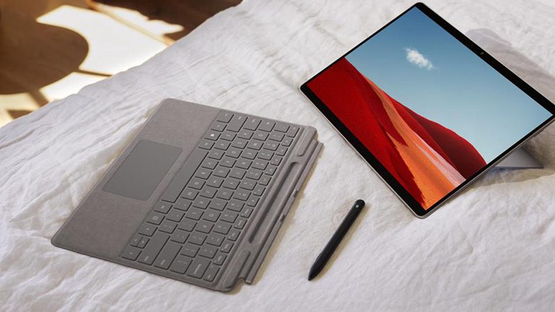 So sánh Microsoft Surface Pro 8 vs Dell Latitude 7320 Detachable 19 Bàn phím rời Surface Pro 8