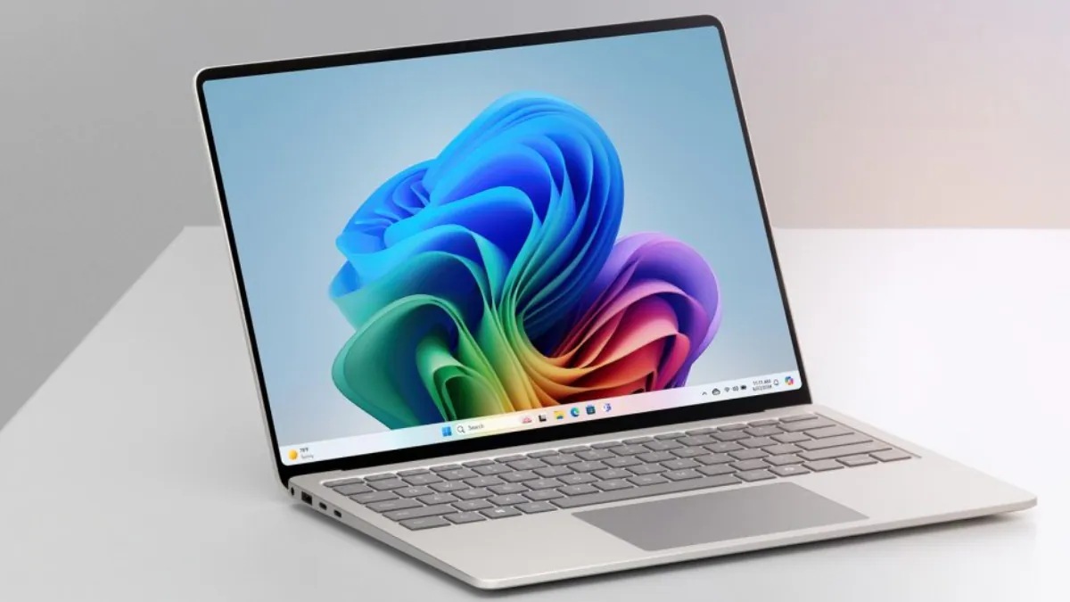 So sánh các công nghệ màn hình laptop Windows 11: OLED, IPS và PixelSense 11 màn hình laptop chạy Windows 11