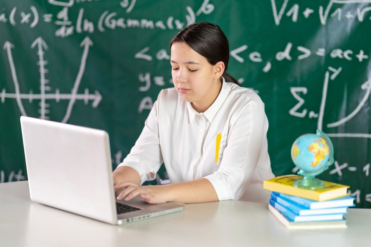 Top 7 laptop cho giáo viên tốt nhất năm 2026 7 Kinh nghiệm mua laptop cho giáo viên
