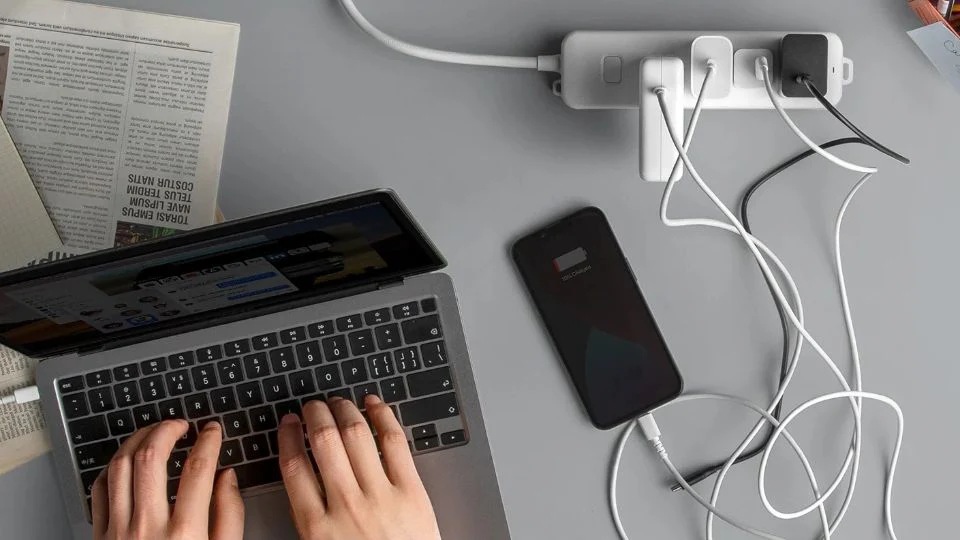 Những nguyên nhân thường gặp khiến máy tính sạc không vào pin