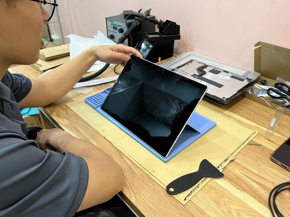 Hướng dẫn kiểm tra màn hình Surface tại nhà trước khi mang đi thay 15 Bước 4: Kiểm tra phản ứng toàn diện trên màn hình Surface
