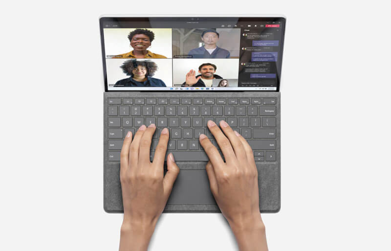 Cách mở camera trên Surface