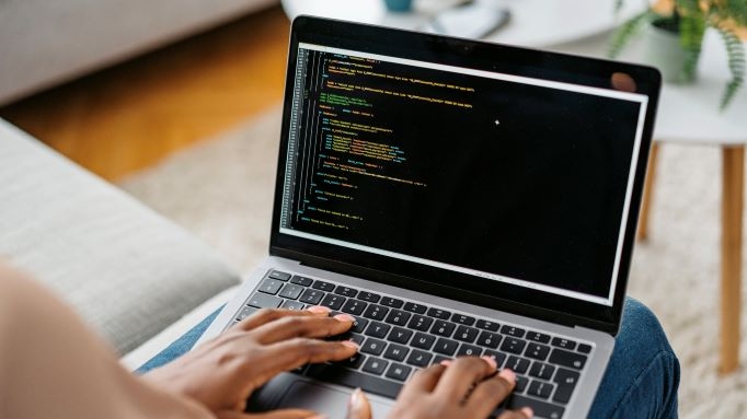 cấu hình laptop để học lập trình