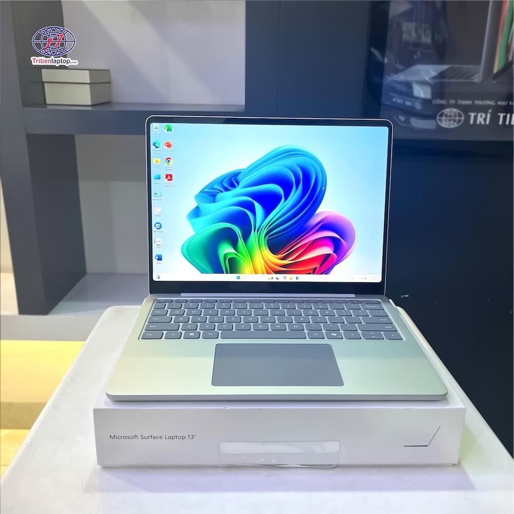 Surface Laptop: Laptop thuần mỏng nhẹ, pin siêu bền, màn hình cảm ứng